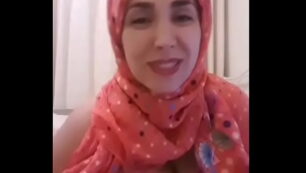 Menina muçulmana hijabi